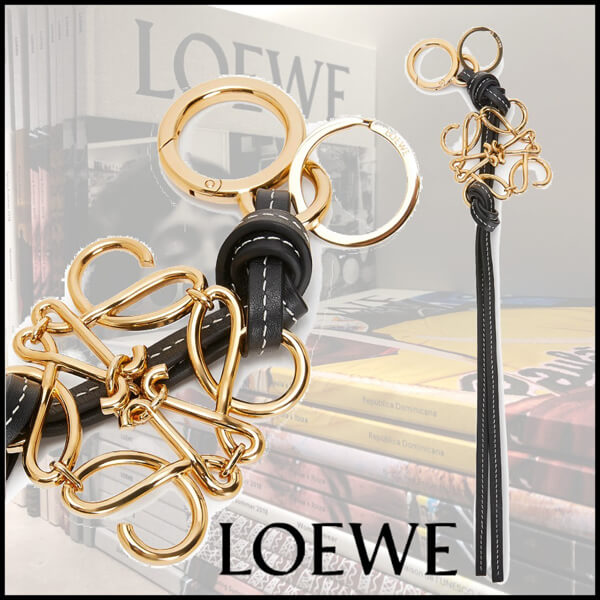 LOEWE 偽物 メタリック アナグラム バッグチャーム ゴールド 112.19.042